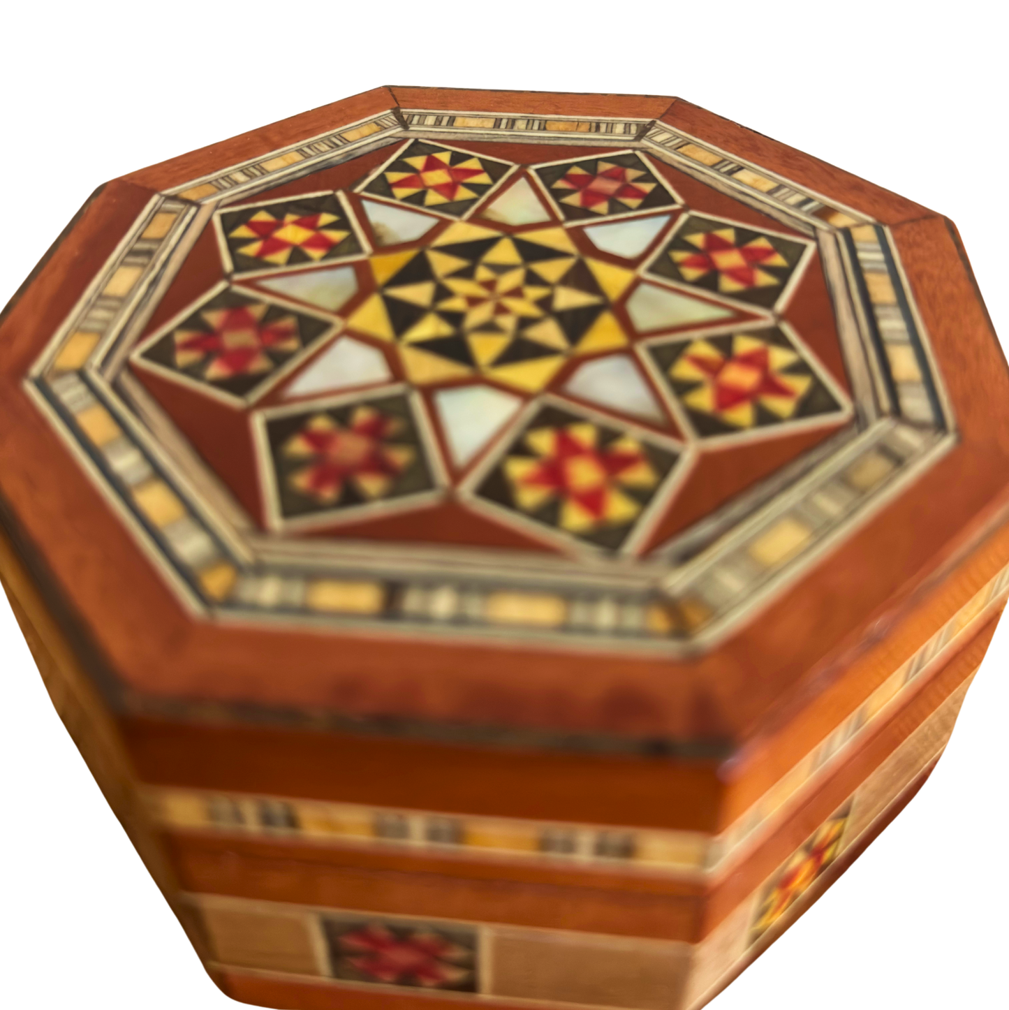 Octagonale damasceense mozaïek sieradendoos – Handgemaakt hout met parelmoer inleg in warme rustieke terracotta