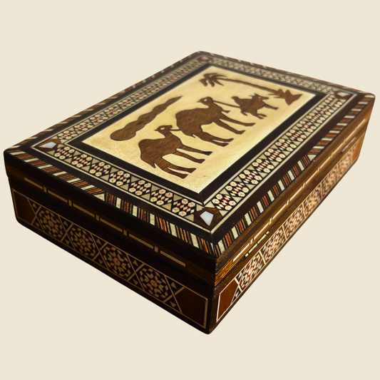 Scatola Damascena Vintage 1970 con Cammelli – Arte Orientale in Madreperla