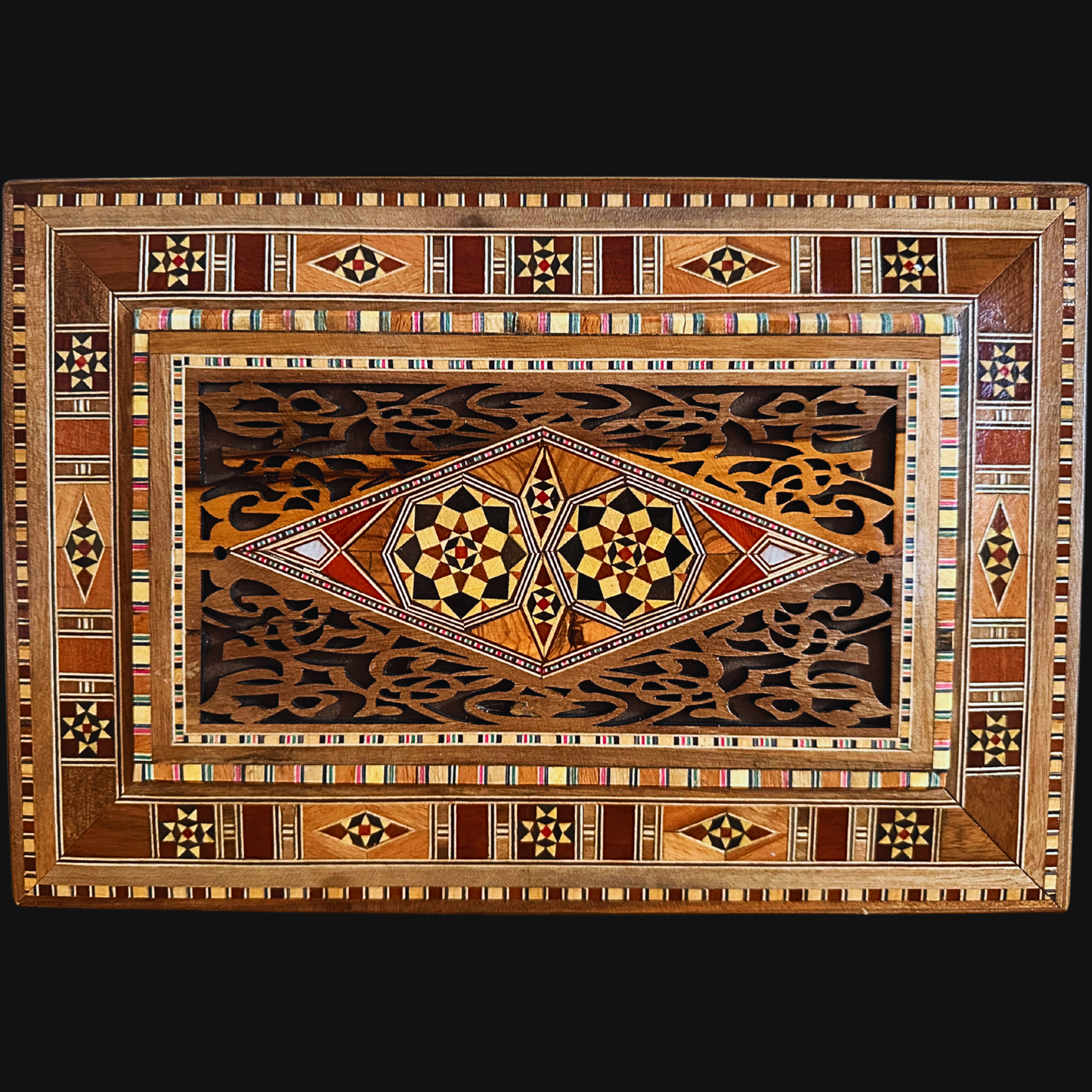 Damasceńska Szkatułka na Biżuterię i Pamiątki – Ręczne Rzemiosło