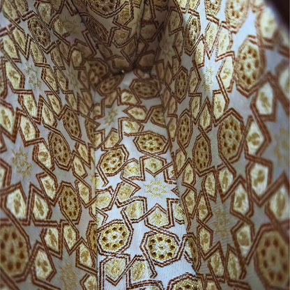 Zenobia – Luxuriöse Damast-Mosaik Clutch mit Perlmutt Intarsie & Brokat Innenfutter