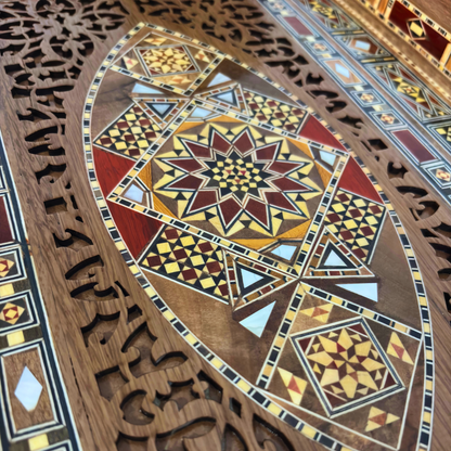 Vassoio Damaschino in Legno – Madreperla & Toni Naturali del Legno