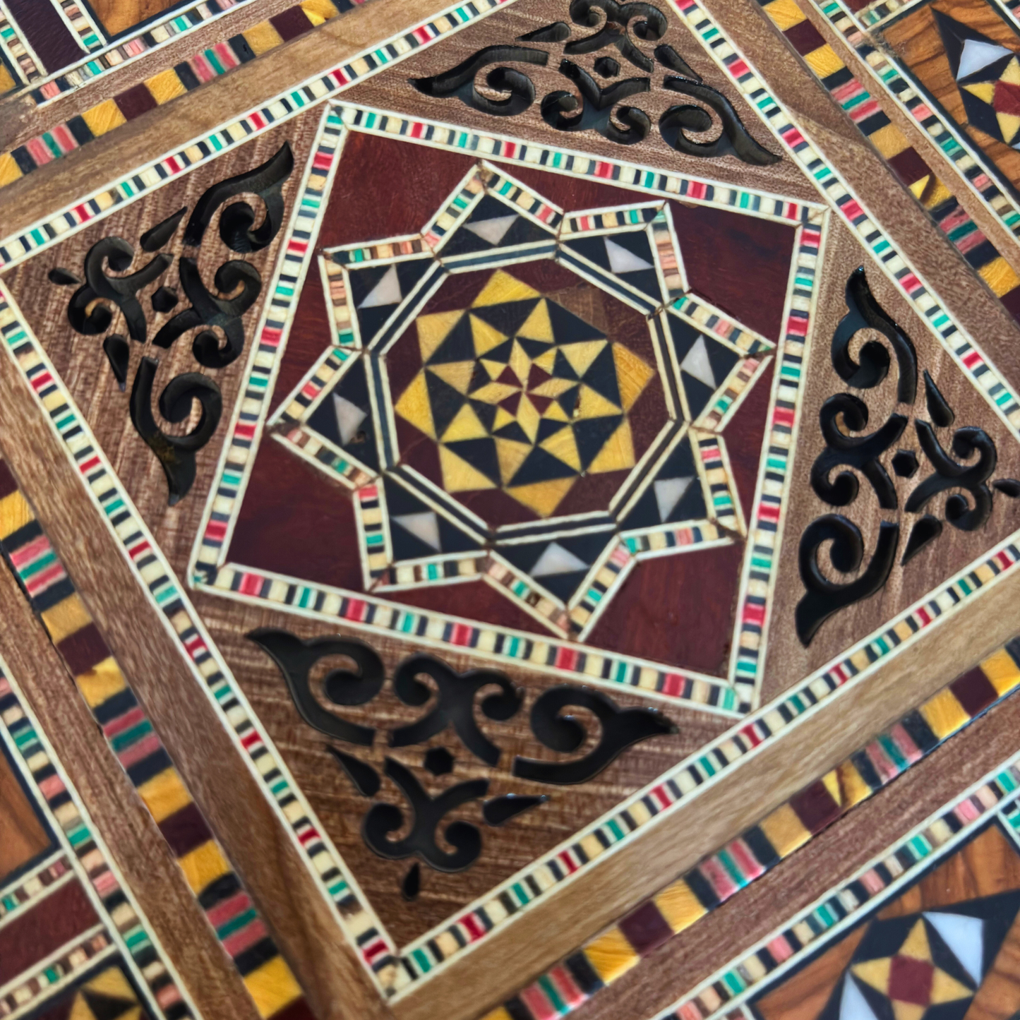 Caixa Damasquina – Feita à Mão para Joias e Recordações