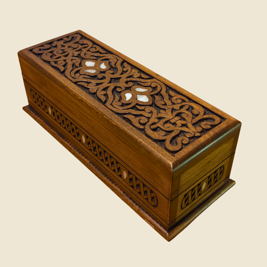 Handcrafted Luxury Carved Box – Mother of Pearl & Velvet Elegance