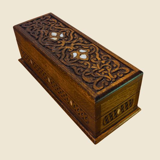 Handcrafted Luxury Carved Box – Mother of Pearl & Velvet Elegance