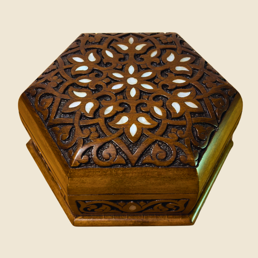 Handcrafted Luxury Carved Box – Mother of Pearl & Velvet Elegance