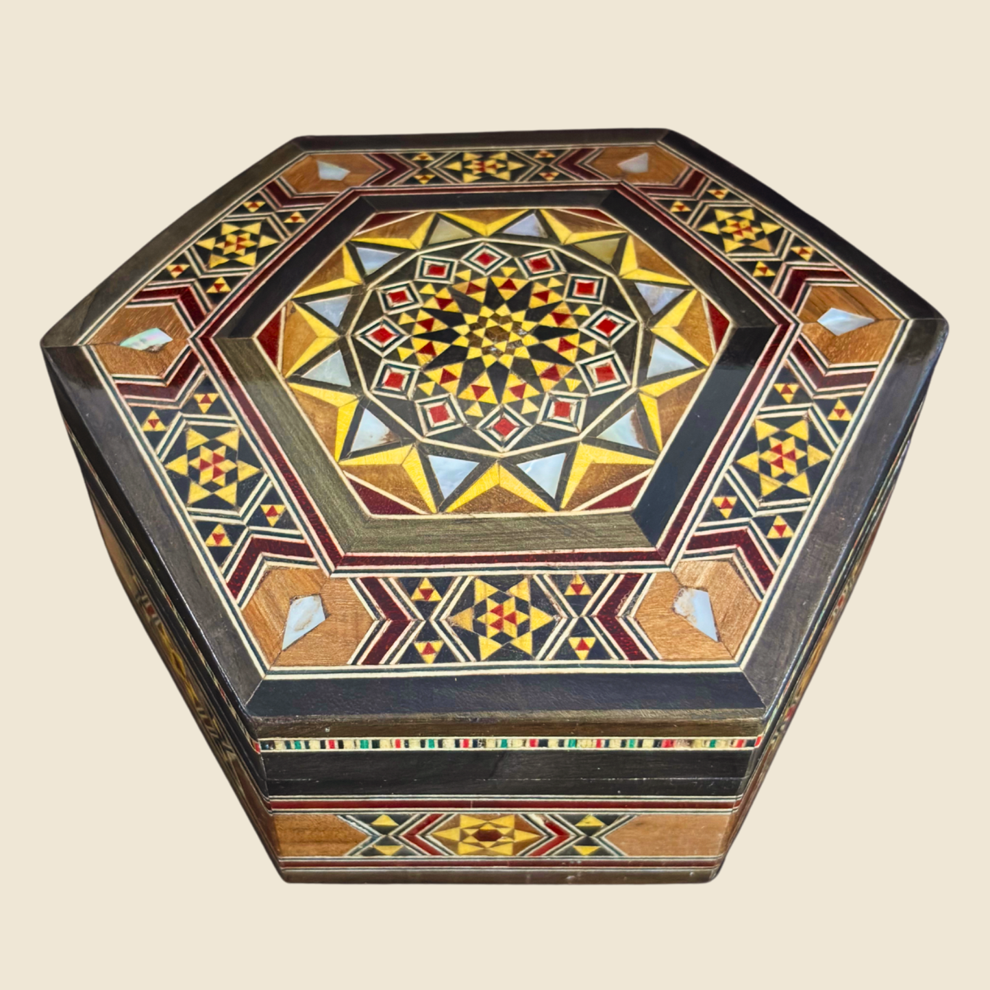 Handgefertigte Mosaik-Schatulle aus Damaskus – Perlmutt & Samt